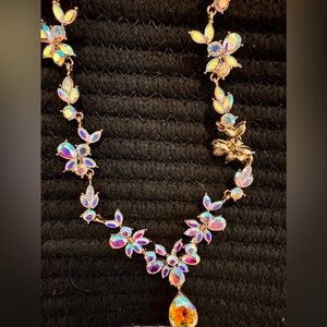 Elegant Gold Chain Necklace with Multicolor Accents